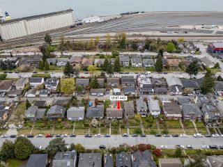 Photo 39: 443 E 2ND Street in North Vancouver: Lower Lonsdale 1/2 Duplex for sale : MLS®# R2872427