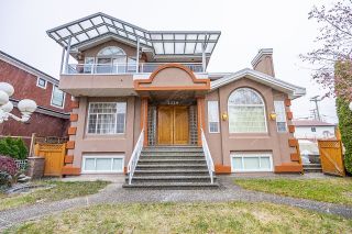 Photo 3: 2329 FRASERVIEW Drive in Vancouver: Fraserview VE House for sale (Vancouver East)  : MLS®# R2747767