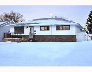 Photo 18: 3128 44 Street SW in CALGARY: Glenbrook Residential Detached Single Family for sale (Calgary)  : MLS®# C3408446