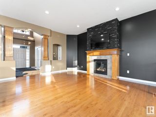 Photo 15: 817 CHAHLEY Way in Edmonton: Zone 20 House for sale : MLS®# E4321100