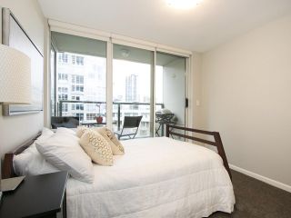Photo 11: 609 1288 MARINASIDE Crescent in Vancouver: Yaletown Condo for sale in "Crestmark I" (Vancouver West)  : MLS®# R2149877