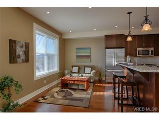 Photo 8: 9 614 Granrose Terr in VICTORIA: Co Latoria Row/Townhouse for sale (Colwood)  : MLS®# 723217