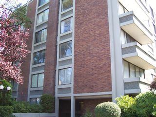 Photo 1: 203 5350 BALSAM ST in Vancouver: Kerrisdale Condo for sale in "BALSAM HOUSE" (Vancouver West)  : MLS®# V607819