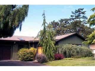 Photo 1: 3624 Revelstoke Pl in VICTORIA: SE Cedar Hill House for sale (Saanich East)  : MLS®# 315688