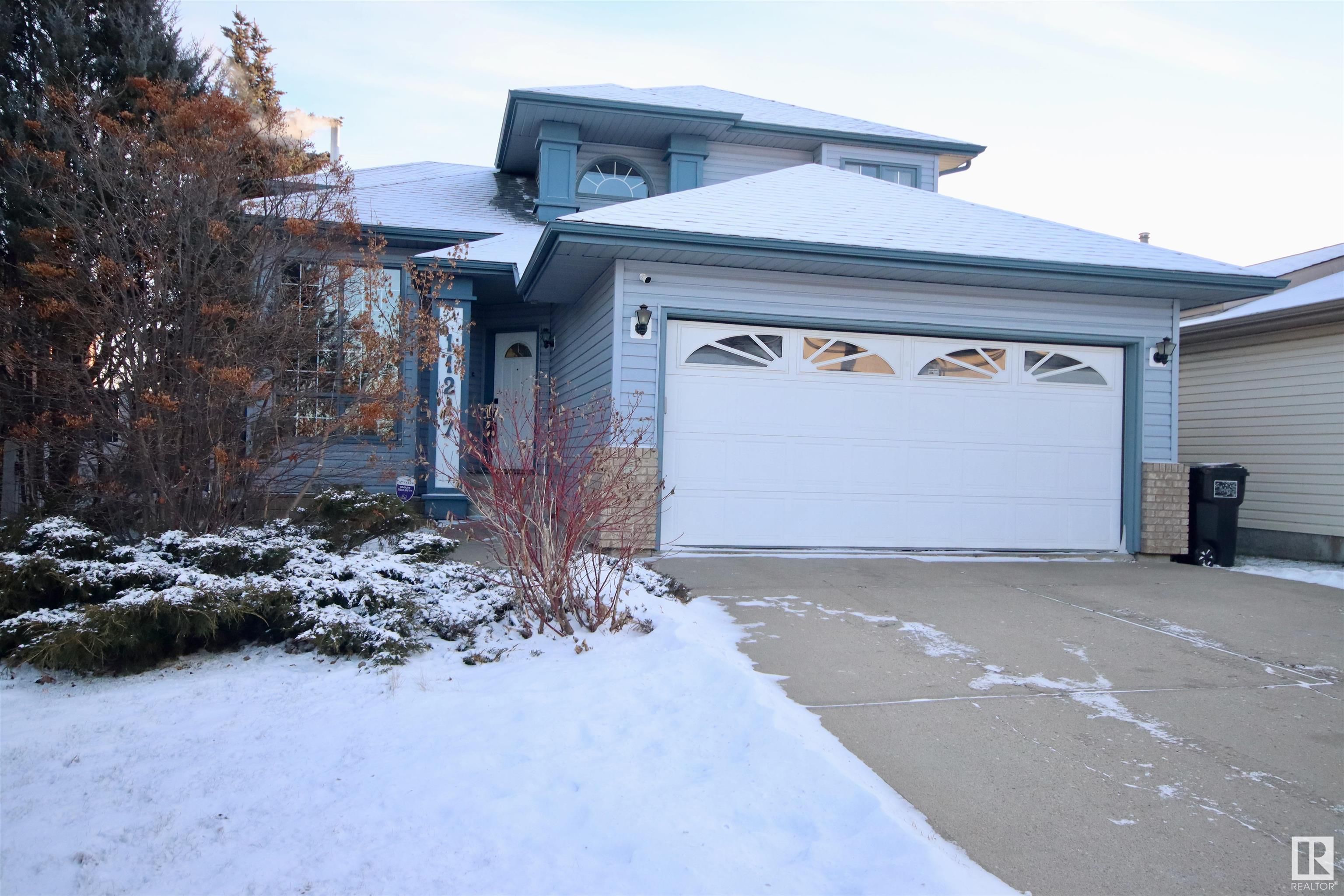 Main Photo: 11217 8 Avenue in Edmonton: Zone 16 House for sale : MLS®# E4369817