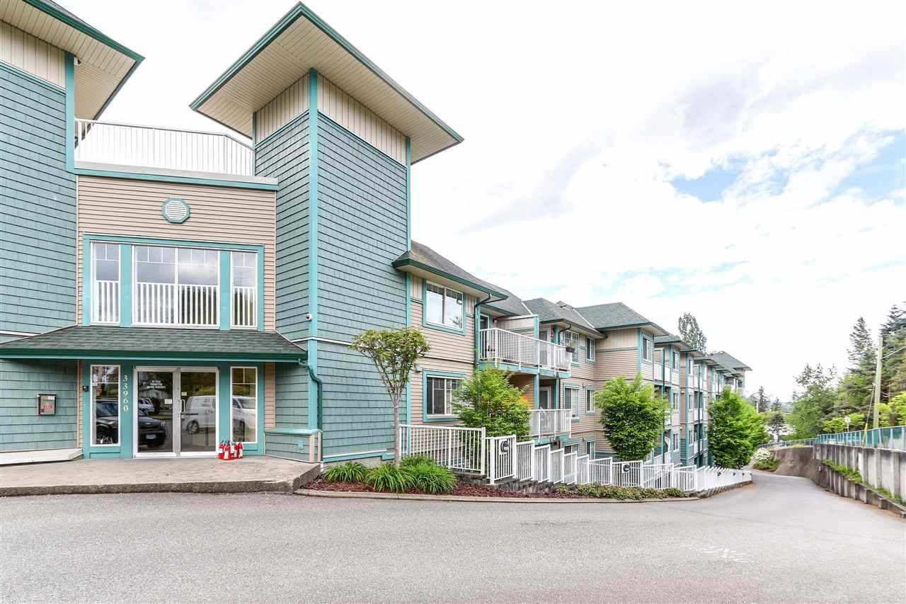 Main Photo: 206 33960 OLD YALE Road in Abbotsford: Central Abbotsford Condo for sale in "OLD YALE HEIGHTS" : MLS®# R2412157