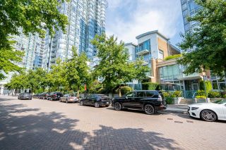 Photo 31: 3C 1067 MARINASIDE Crescent in Vancouver: Yaletown Townhouse for sale in "QUAYWEST II" (Vancouver West)  : MLS®# R2810313