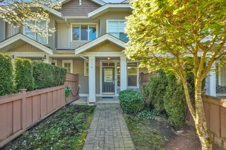 Photo 2: 4 20460 66 Avenue in Langley: Willoughby Heights Townhouse for sale in "WILLOW EDGE" : MLS®# R2870385