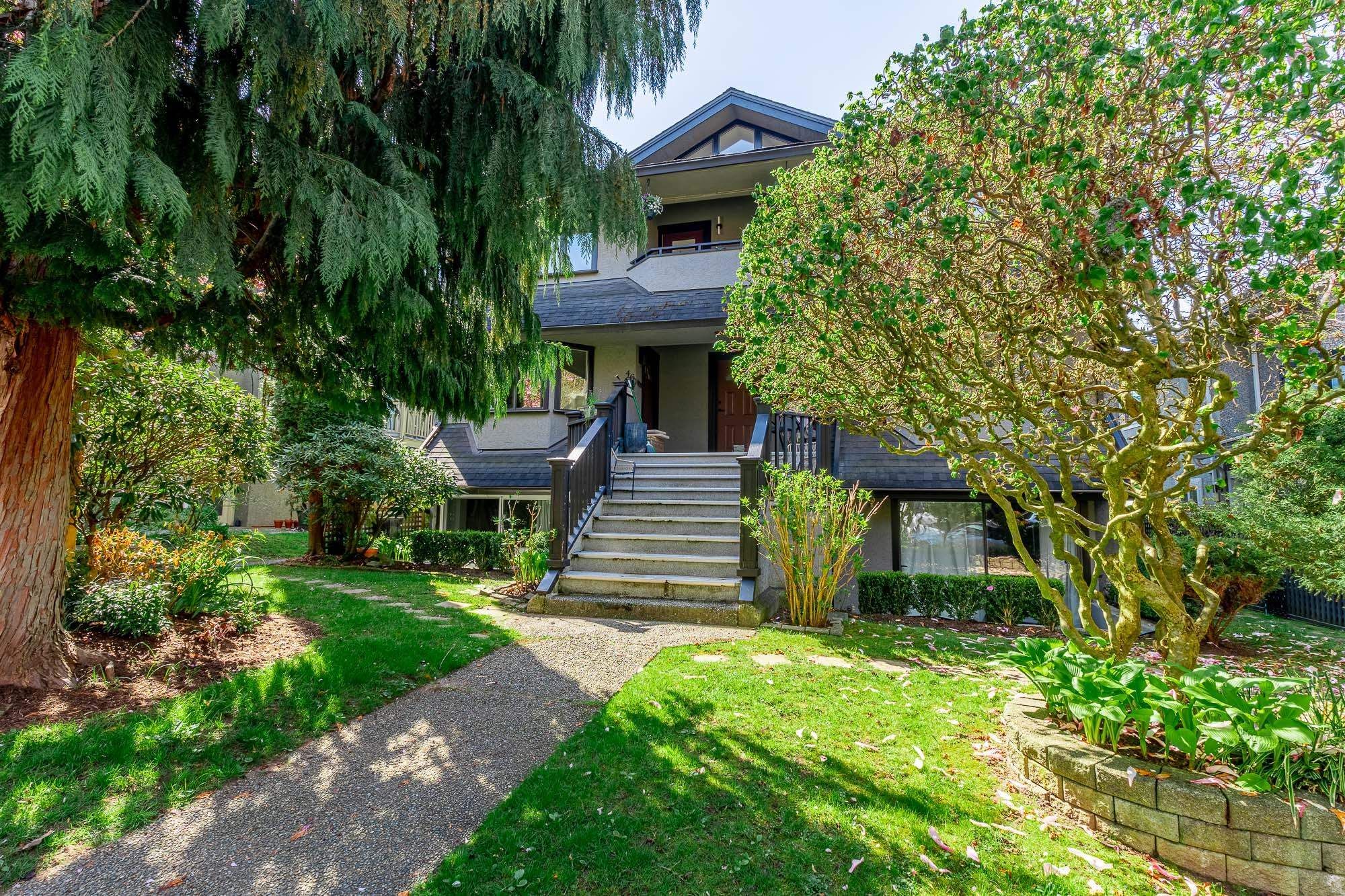 Main Photo: 48 14TH Avenue in Vancouver: Mount Pleasant VW Townhouse for sale (Vancouver West)  : MLS®# R2774371