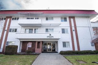Photo 1: 106 12096 222 Street in Maple Ridge: West Central Condo for sale in "Canuck Plaza" : MLS®# R2348587
