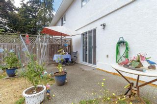 Photo 34: 993 Goldstream Ave in Langford: La Langford Proper Half Duplex for sale : MLS®# 911484