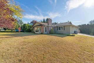 Photo 5: 18076 61A Avenue in Surrey: Cloverdale BC House for sale (Cloverdale)  : MLS®# R2736495