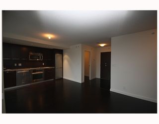 Photo 4: 901 918 COOPERAGE Way in Vancouver: False Creek North Condo for sale in "MARINER" (Vancouver West)  : MLS®# V747517