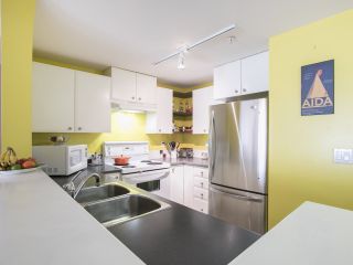 Photo 10: 301 6833 VILLAGE 221 in Burnaby: Highgate Condo for sale in "CARMEL" (Burnaby South)  : MLS®# R2195650