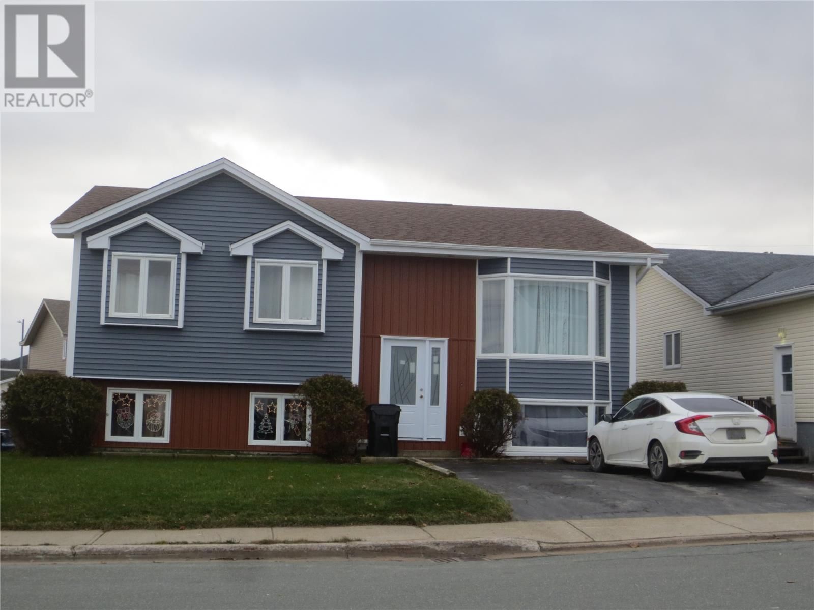Main Photo: 27 Tree Top Drive in St. John's: House for sale : MLS®# 1267648