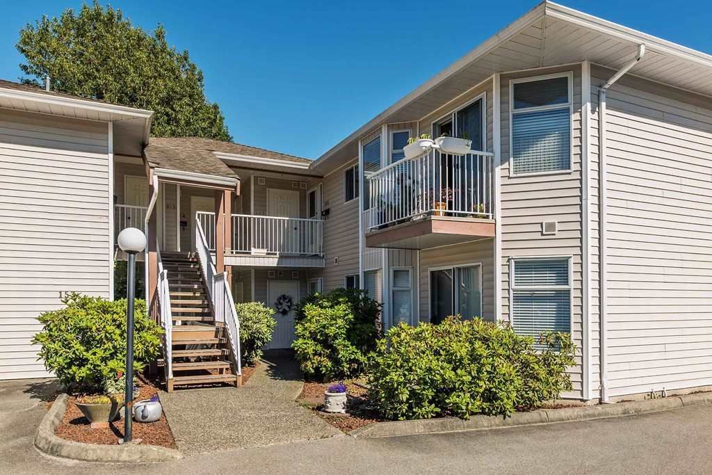 Main Photo: 254 6875 121 STREET in Surrey: West Newton Townhouse for sale : MLS®# R2184975