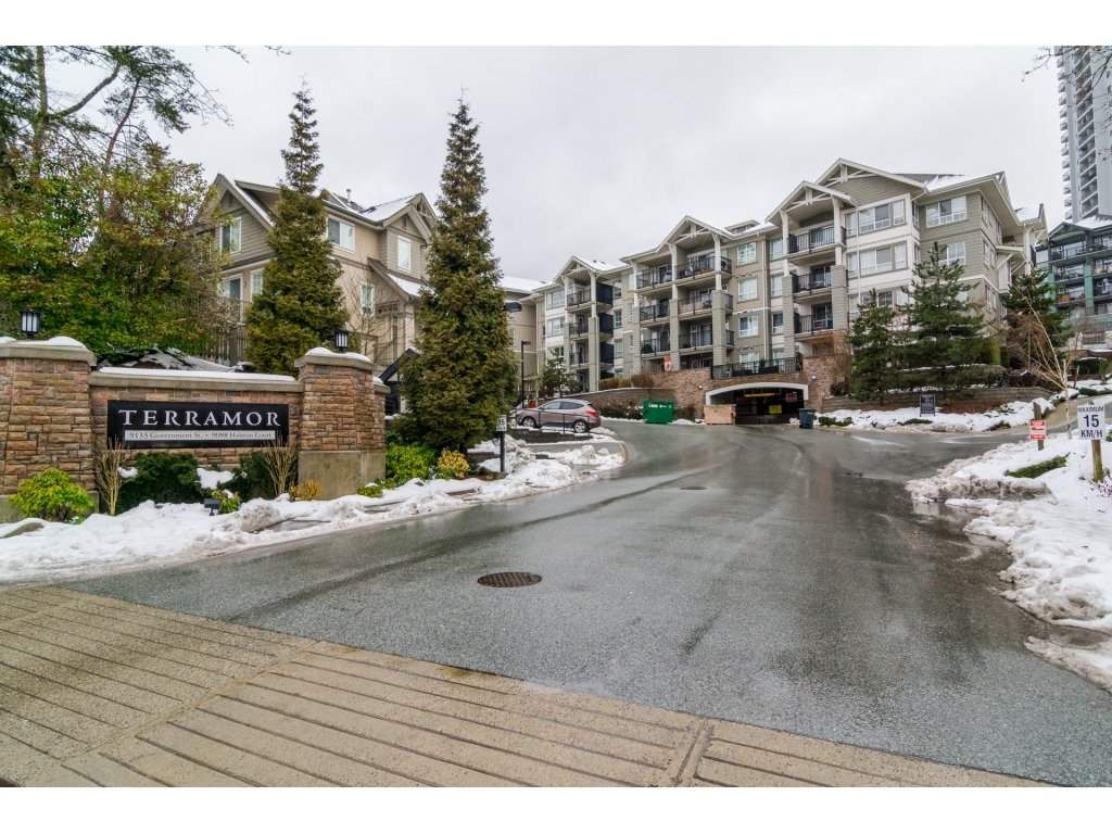 Main Photo: 108 9233 GOVERNMENT STREET in Burnaby: Government Road Condo for sale (Burnaby North)  : MLS®# R2136927