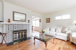 Photo 5: 613 Marifield Ave in Victoria: Vi James Bay House for sale : MLS®# 838007