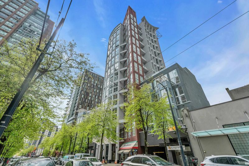 FEATURED LISTING: PH3 - 933 SEYMOUR Street Vancouver