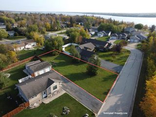 Photo 2: 35 Kara Court: Lac Du Bonnet Residential for sale (R28)  : MLS®# 202330656