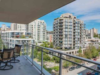 Photo 15: 808 155 W 1ST Street in North Vancouver: Lower Lonsdale Condo for sale in "TIME" : MLS®# R2094578