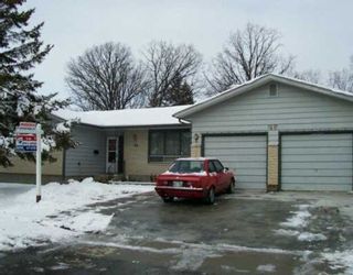 Photo 1: 49 WOODLAWN Avenue in Winnipeg: St Vital Single Family Detached for sale (South East Winnipeg)  : MLS®# 2618498