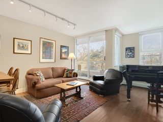 Photo 2: 310 522 MOBERLY Road in Vancouver: False Creek Condo for sale in "Discovery Quay" (Vancouver West)  : MLS®# R2246450