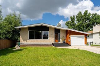 Photo 1: 11 McDowell Drive in Winnipeg: Residential for sale (1G)  : MLS®# 202308145