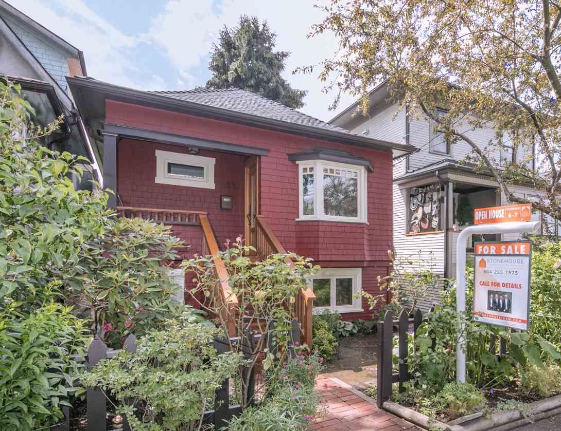 Main Photo: 1127 SEMLIN DRIVE in Vancouver: Grandview VE House for sale (Vancouver East)  : MLS®# R2094573