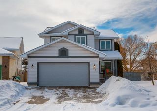 Photo 1: 92 Riverview Mews SE in Calgary: Riverbend Detached for sale : MLS®# A2031929
