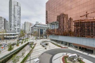 Photo 1: 521 68 Smithe Street in Vancouver: Yaletown Condo for sale (Vancouver West)  : MLS®# R2485531