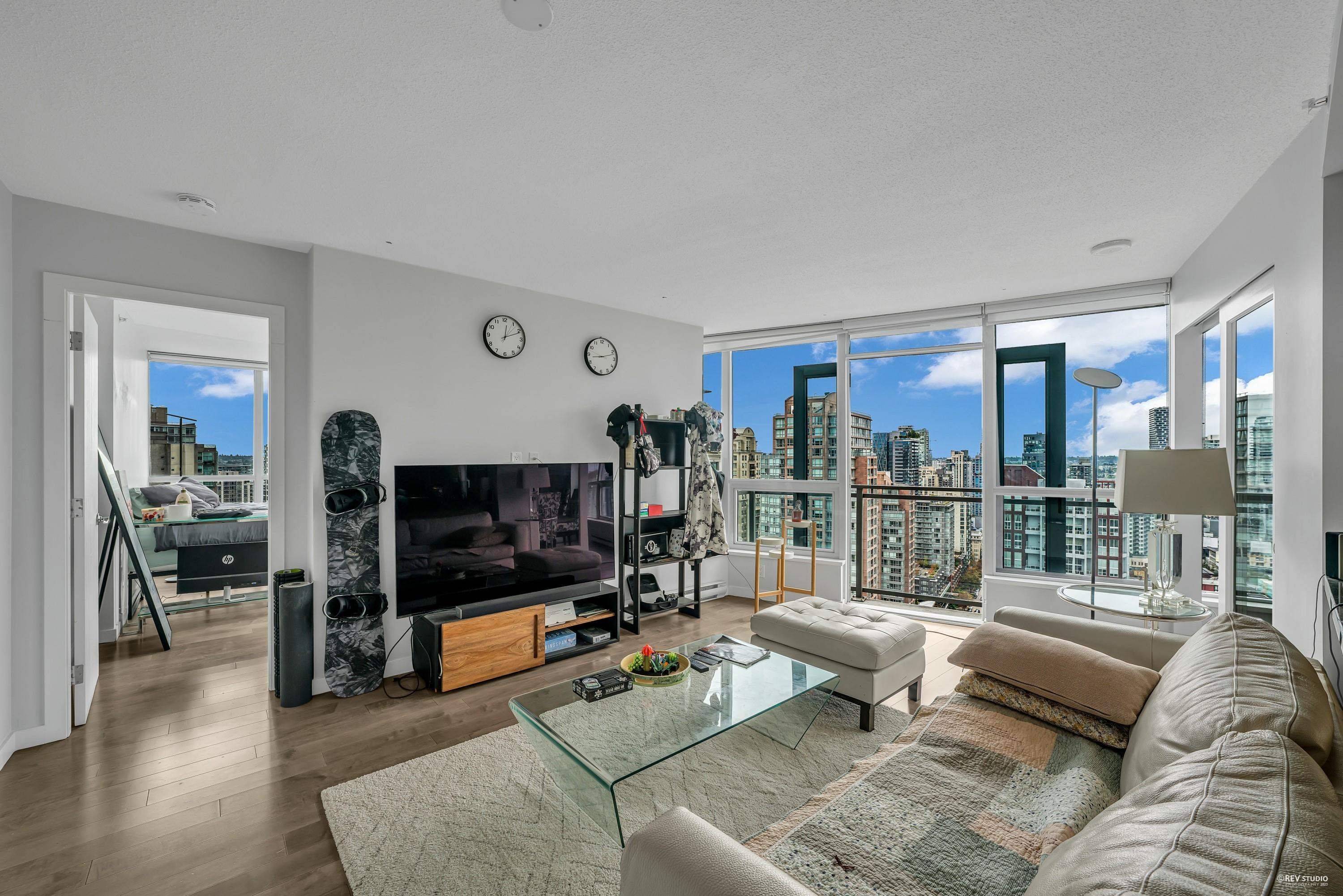 Main Photo: 2406 833 SEYMOUR Street in Vancouver: Downtown VW Condo for sale in "Capitol Residences" (Vancouver West)  : MLS®# R2811546