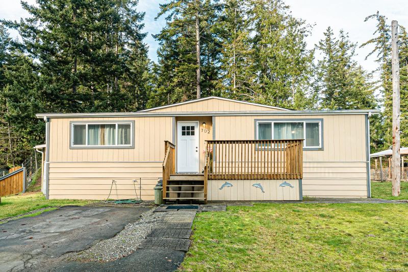 FEATURED LISTING: 702 Lazo Rd Comox