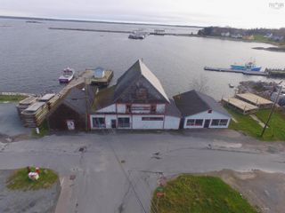 Photo 14: 44 Water Street in Lockeport: 407-Shelburne County Commercial  (South Shore)  : MLS®# 202226404