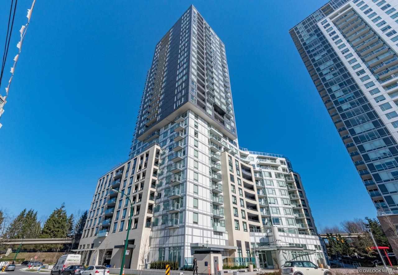 Main Photo: 305 5470 ORMIDALE Street in Vancouver: Collingwood VE Condo for sale in "WALL CENTRE CENTRAL PARK" (Vancouver East)  : MLS®# R2573190