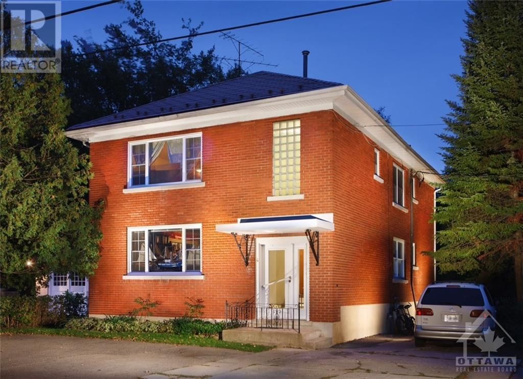 Main Photo: 4 MARY STREET in Perth: Multi-family for sale : MLS®# 1370587