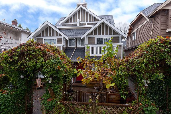 Main Photo: 2355 W 8TH Avenue in Vancouver: Kitsilano Townhouse for sale (Vancouver West)  : MLS®# V981007