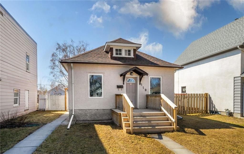 Main Photo: 110 Rosseau Avenue in Winnipeg: West Transcona Residential for sale (3L)  : MLS®# 202209544