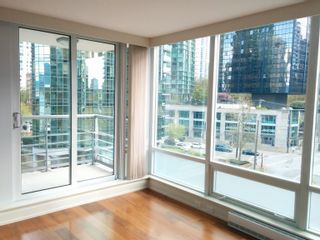 Photo 8: 704 499 BROUGHTON Street in Vancouver: Coal Harbour Condo for sale in "DENIA" (Vancouver West)  : MLS®# R2834544