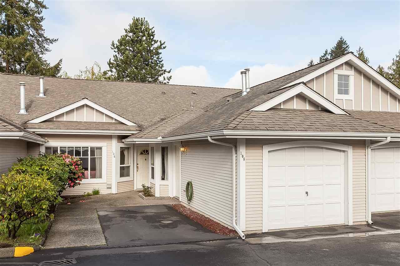 Main Photo: 108 20655 88 Avenue in Langley: Walnut Grove Townhouse for sale in "TWIN LAKES" : MLS®# R2358948