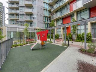 Photo 9: 310 88 W 1ST Avenue in Vancouver: False Creek Condo for sale in "THE ONE" (Vancouver West)  : MLS®# R2077463