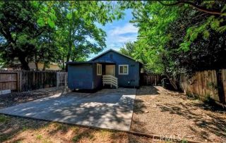 Photo 6: House for sale : 3 bedrooms : 1026 W 5th Street in Chico