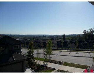 Photo 9: 50 20326 68TH Avenue in Langley: Willoughby Heights Townhouse for sale in "SUNPOINTE" : MLS®# F2920459