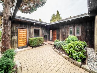 Photo 1: 40221 BRAEMAR Drive in Squamish: Garibaldi Highlands House for sale : MLS®# R2726281