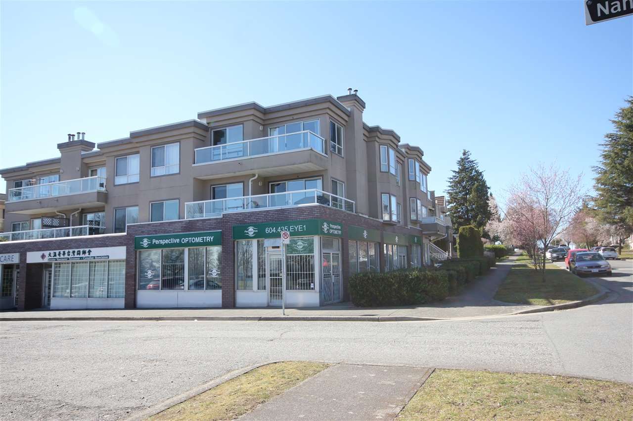 Main Photo: 203 2288 NEWPORT Avenue in Vancouver: Fraserview VE Condo for sale (Vancouver East)  : MLS®# R2445533