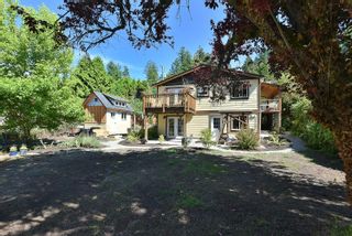 Photo 2: 317 HEADLANDS Road in Gibsons: Gibsons & Area House for sale in "LOWER GIBSONS" (Sunshine Coast)  : MLS®# R2715154