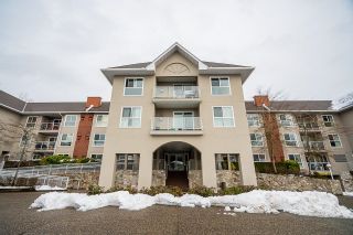 Photo 3: 211 19835 64 Avenue in Langley: Willoughby Heights Condo for sale in "Willowbrook Gate" : MLS®# R2757705