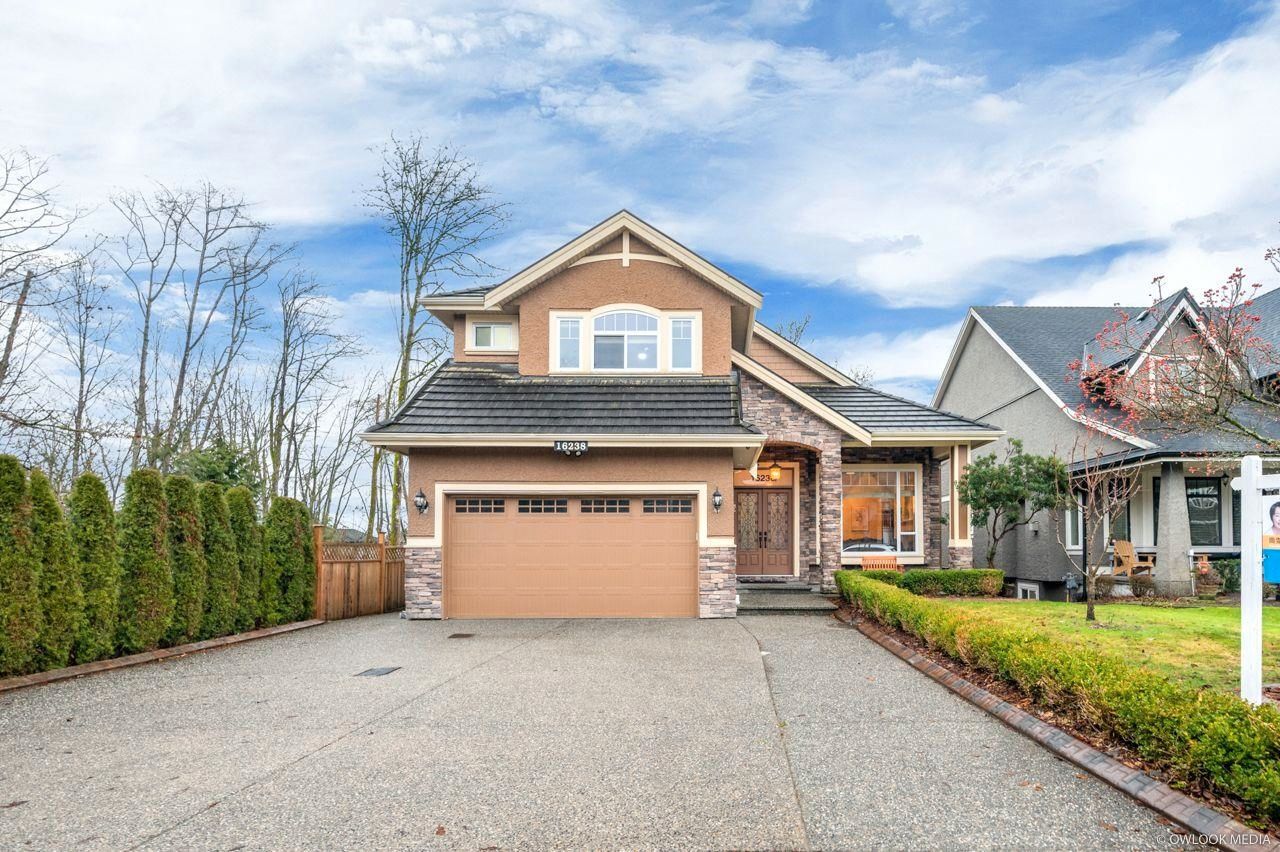 Main Photo: 16238 79TH Avenue in Surrey: Fleetwood Tynehead House for sale : MLS®# R2744544