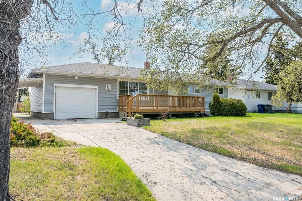 Main Photo: 208 4th Street West in Wilkie: Residential for sale : MLS®# SK929325