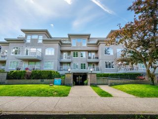 Main Photo: 308 2490 W 2ND Avenue in Vancouver: Kitsilano Condo for sale in "Trinity Place" (Vancouver West)  : MLS®# R2894698